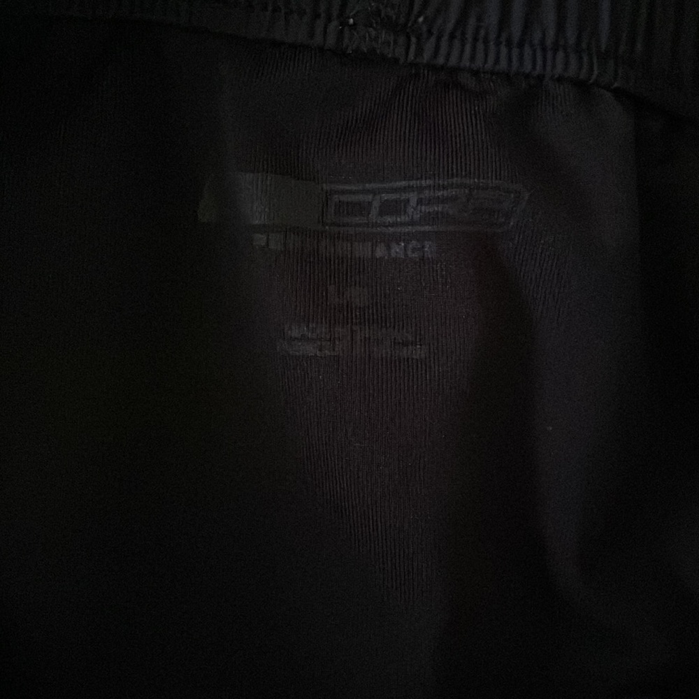 Express Core Shorts - Picture 2 of 3